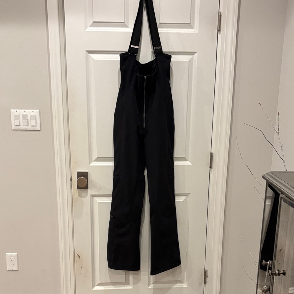 Spyder ski pants with bib (like new) Women's Black